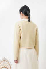 Cream oultline cardigan w/ detail buttons