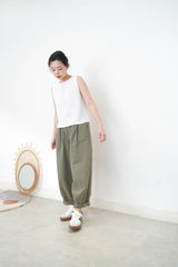 white boat collar minimal vest