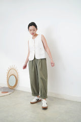 White premium vest w/ round hem