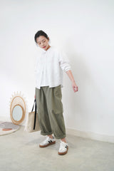 White detail layering shirt w/ red stitching