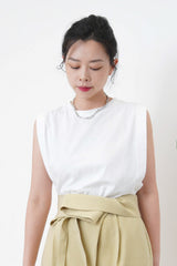 White pleats vest