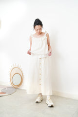 Cream ruffle collar vest in mesh layering