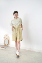 Pocket tee w/ green pants print