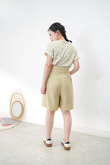 Pocket tee w/ green pants print