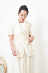 Cream short sleeves linen blazer w/ belt