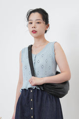 Buttons knit vest in ruffle fringe