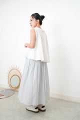 White pleats vest ruffle fringe