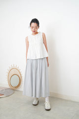 White pleats vest ruffle fringe
