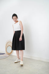 Black smooth skirt w/ belt