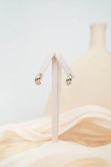 Minimal wave shape earings