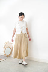 White knot crop vest in round hem