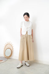 White knot crop vest in round hem