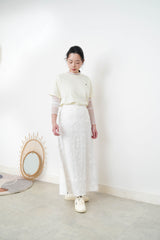 White A line skirt w/ 3D floral embroidery