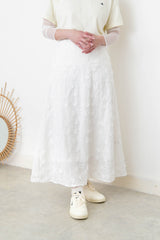 White A line skirt w/ 3D floral embroidery