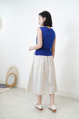 Sharp blue vest in twist hem