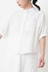 White shirt w/ detail pleats buttons