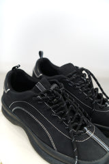 Black outlined shoes