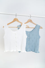 Buttons knit vest in ruffle fringe