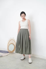 Ivory vest with flower embroidery