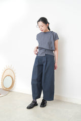 Navy curve cut trousers w/ outline stitches
