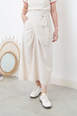 Beige high waist skirt w/ overlapping cut