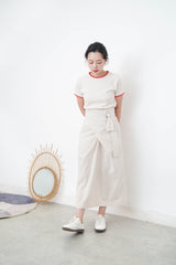 Beige high waist skirt w/ overlapping cut