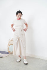 Beige high waist skirt w/ overlapping cut