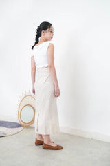 Beige high waist skirt w/ overlapping cut