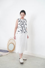 B/W stroke pattern vest