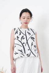 B/W stroke pattern vest