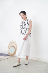 B/W stroke pattern vest
