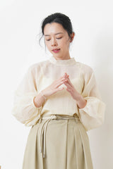 Cream blouse set in balloon sleeves