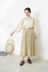 Cream blouse set in balloon sleeves