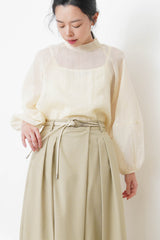 Cream blouse set in balloon sleeves