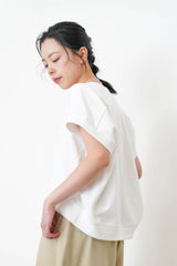 White 3D cut pullover in sphere hem