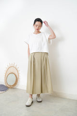 White 3D cut pullover in sphere hem