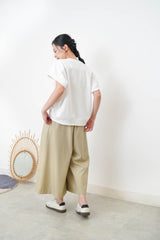 White 3D cut pullover in sphere hem