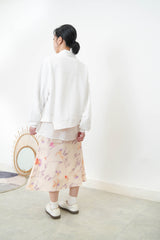 White soft pullover in split hem