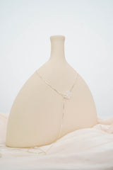Adjustable necklace with tranparancy beads