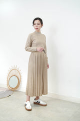 Beige knit pleats one piece