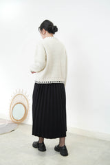 Ivory 100% wool cardigan in outline stitching