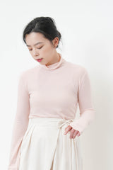 Soft pink turtle neck inner