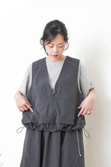 Charcoal worker style vest w/ elastic hem