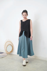 Milk tea ribbon hem vest w/ asy. Collar