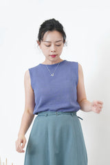 Ivory knit vest in pleats open back