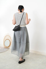 White stripes minimal cutting knit vest