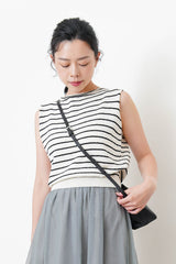White stripes minimal cutting knit vest