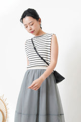 White stripes minimal cutting knit vest