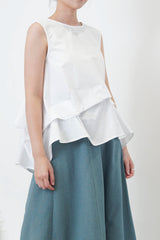 Butter vest with details pleats hem