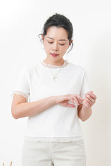 White texture top w/ mesh ruffle trimming